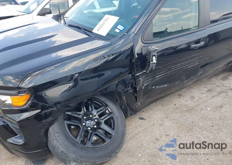 2024 Chevrolet Silverado 1500 4Wd Short Bed Custom z USA, uszkodzony, nr VIN 3GCPDBEK8RG107735